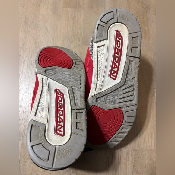 Nike 3 Retro Unite Fire Red 6 Youth red,gray,black,whitei - Picture 2 of 7